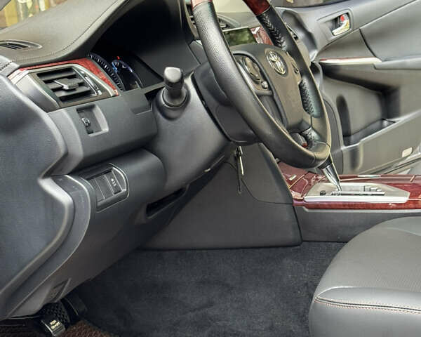 Тойота Камри 2013 в Одессе на Automoto.ua Серый Тойота Камри, объемом двигателя 2.5 л и пробегом 173 тыс. км за 12800 $, фото 8 на Automoto.ua