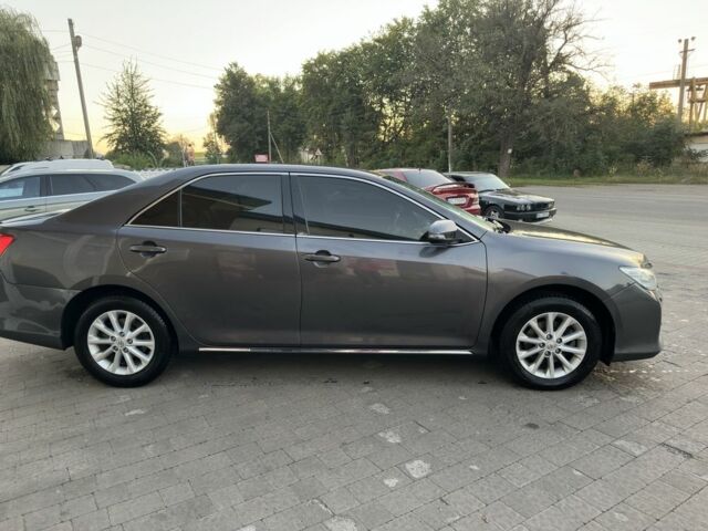 Серый Тойота Камри, объемом двигателя 2.5 л и пробегом 250 тыс. км за 12000 $, фото 6 на Automoto.ua