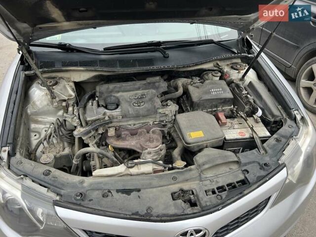Серый Тойота Камри, объемом двигателя 2.5 л и пробегом 297 тыс. км за 10300 $, фото 22 на Automoto.ua