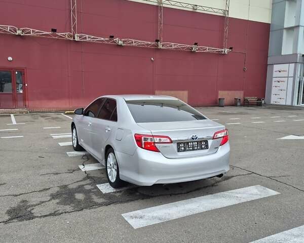 Сірий Тойота Камрі, об'ємом двигуна 2.5 л та пробігом 177 тис. км за 12500 $, фото 6 на Automoto.ua