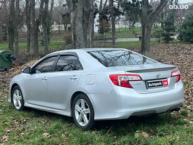Серый Тойота Камри, объемом двигателя 2.5 л и пробегом 297 тыс. км за 10390 $, фото 7 на Automoto.ua