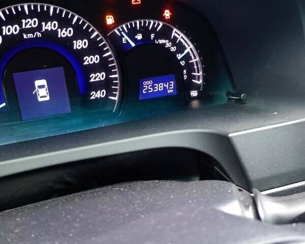 Тойота Камрі 2013 у Умани на Automoto.ua Сірий Тойота Камрі, об'ємом двигуна 2.5 л та пробігом 256 тис. км за 11200 $, фото 6 на Automoto.ua
