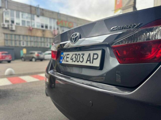 Серый Тойота Камри, объемом двигателя 2.5 л и пробегом 225 тыс. км за 12300 $, фото 5 на Automoto.ua