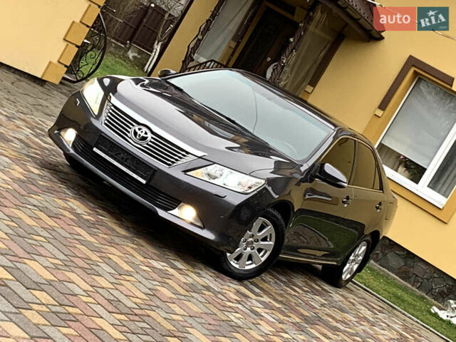 Сірий Тойота Камрі, об'ємом двигуна 2.49 л та пробігом 225 тис. км за 12800 $, фото 3 на Automoto.ua