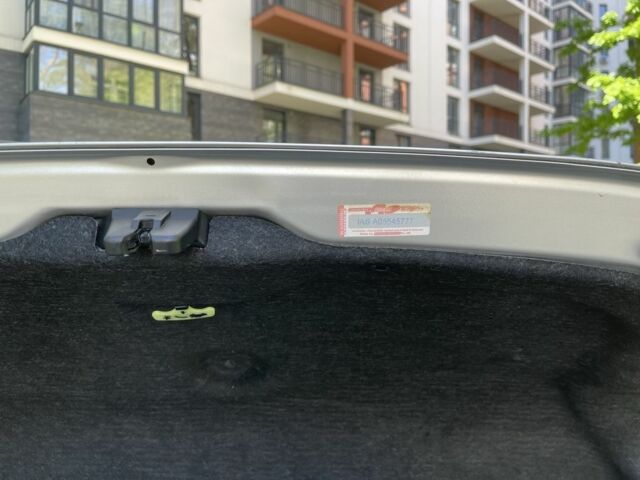 Серый Тойота Камри, объемом двигателя 2.5 л и пробегом 141 тыс. км за 12500 $, фото 15 на Automoto.ua