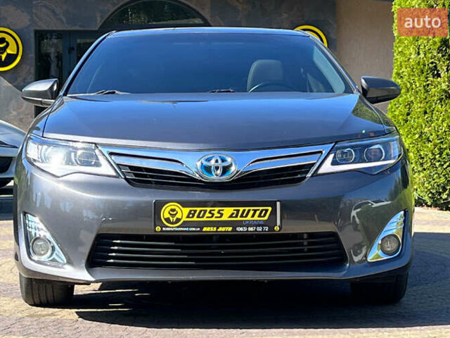 Серый Тойота Камри, объемом двигателя 2.49 л и пробегом 114 тыс. км за 16500 $, фото 1 на Automoto.ua