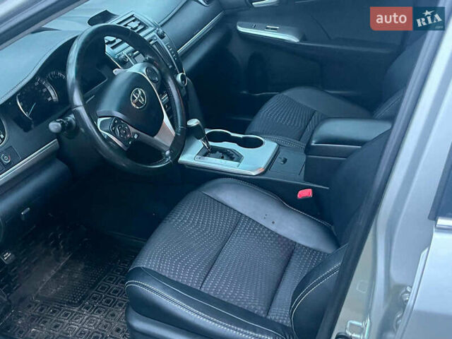 Сірий Тойота Камрі, об'ємом двигуна 2.5 л та пробігом 297 тис. км за 10390 $, фото 24 на Automoto.ua