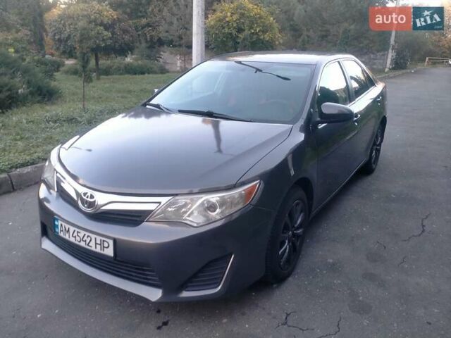 Тойота Камрі 2013 у Хмельницькому на Automoto.ua Сірий Тойота Камрі, об'ємом двигуна 2.5 л та пробігом 137 тис. км за 9900 $, фото 23 на Automoto.ua