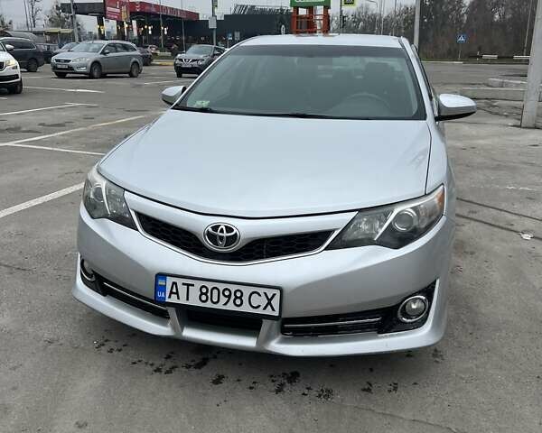 Серый Тойота Камри, объемом двигателя 2.5 л и пробегом 297 тыс. км за 10300 $, фото 1 на Automoto.ua