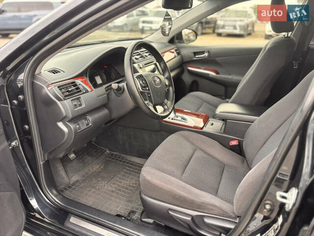 Сірий Тойота Камрі, об'ємом двигуна 2.5 л та пробігом 292 тис. км за 13500 $, фото 19 на Automoto.ua