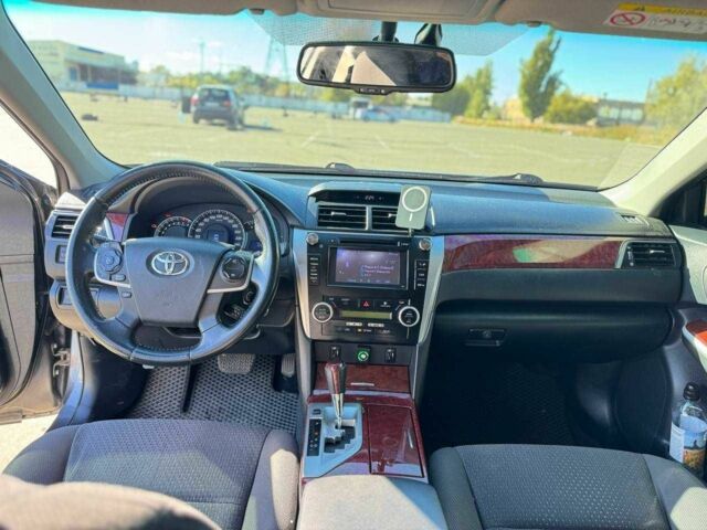 Серый Тойота Камри, объемом двигателя 2.5 л и пробегом 225 тыс. км за 12300 $, фото 14 на Automoto.ua