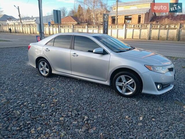 Серый Тойота Камри, объемом двигателя 2.49 л и пробегом 230 тыс. км за 9800 $, фото 8 на Automoto.ua