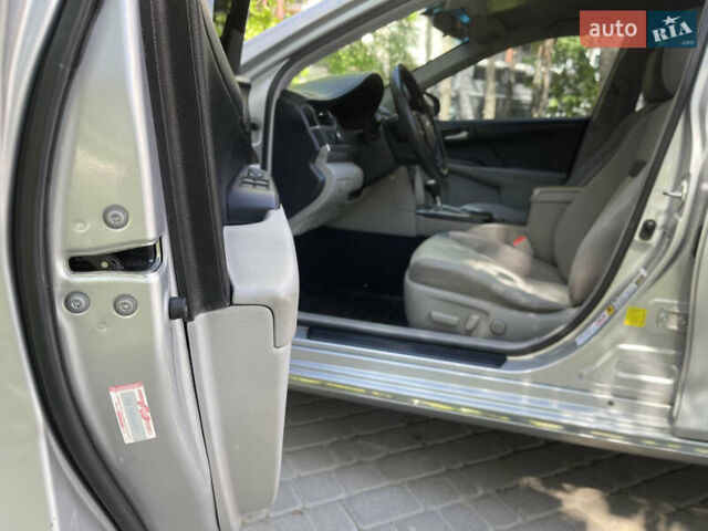 Серый Тойота Камри, объемом двигателя 2.5 л и пробегом 139 тыс. км за 13000 $, фото 37 на Automoto.ua