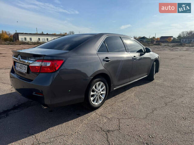 Тойота Камри 2013 в Киеве на Automoto.ua Серый Тойота Камри, объемом двигателя 2.49 л и пробегом 192 тыс. км за 12999 $, фото 18 на Automoto.ua