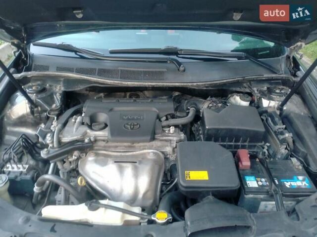 Тойота Камрі 2013 у Хмельницькому на Automoto.ua Сірий Тойота Камрі, об'ємом двигуна 2.5 л та пробігом 137 тис. км за 9900 $, фото 42 на Automoto.ua
