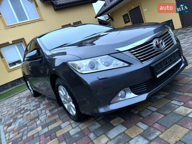Сірий Тойота Камрі, об'ємом двигуна 2.49 л та пробігом 225 тис. км за 12800 $, фото 33 на Automoto.ua