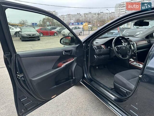 Сірий Тойота Камрі, об'ємом двигуна 2.49 л та пробігом 227 тис. км за 12650 $, фото 5 на Automoto.ua