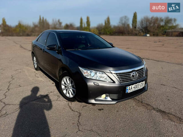 Тойота Камри 2013 в Киеве на Automoto.ua Серый Тойота Камри, объемом двигателя 2.49 л и пробегом 192 тыс. км за 12999 $, фото 2 на Automoto.ua