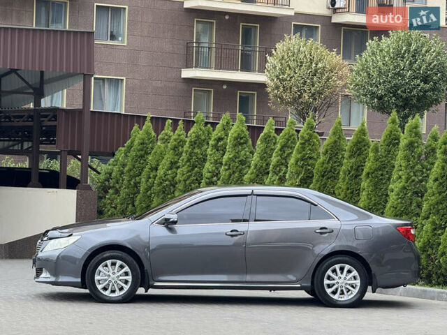 Тойота Камри 2013 в Одессе на Automoto.ua Серый Тойота Камри, объемом двигателя 2.5 л и пробегом 173 тыс. км за 12800 $, фото 2 на Automoto.ua