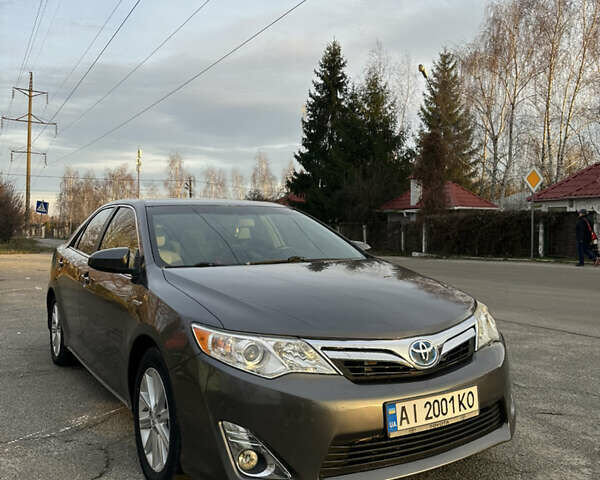 Серый Тойота Камри, объемом двигателя 2.49 л и пробегом 135 тыс. км за 14200 $, фото 2 на Automoto.ua