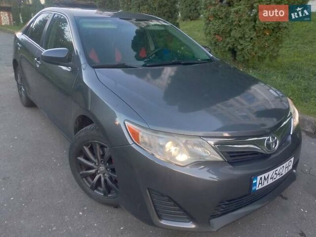Тойота Камрі 2013 у Хмельницькому на Automoto.ua Сірий Тойота Камрі, об'ємом двигуна 2.5 л та пробігом 137 тис. км за 9900 $, фото 41 на Automoto.ua