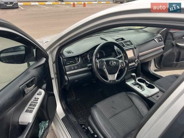 Серый Тойота Камри, объемом двигателя 2.5 л и пробегом 297 тыс. км за 10300 $, фото 13 на Automoto.ua