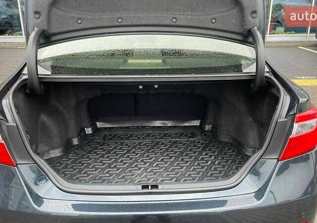 Серый Тойота Камри, объемом двигателя 2.5 л и пробегом 234 тыс. км за 15533 $, фото 14 на Automoto.ua