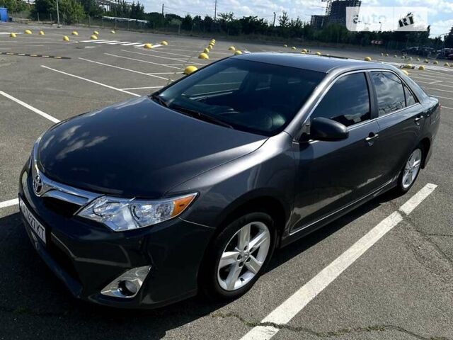 Серый Тойота Камри, объемом двигателя 2.49 л и пробегом 198 тыс. км за 12500 $, фото 9 на Automoto.ua