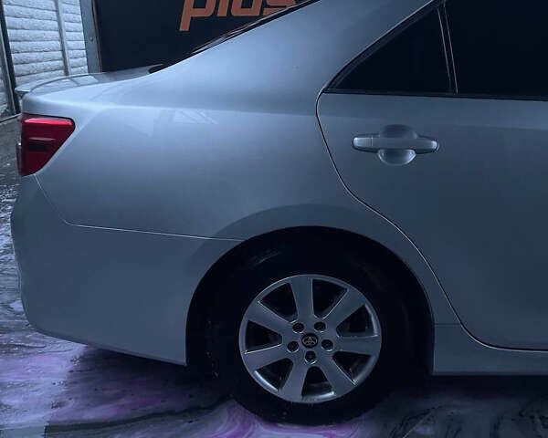 Сірий Тойота Камрі, об'ємом двигуна 2.49 л та пробігом 225 тис. км за 11400 $, фото 10 на Automoto.ua