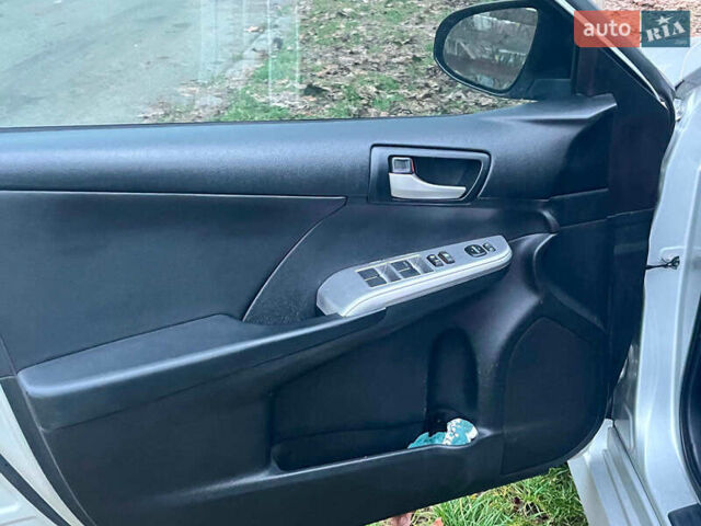 Сірий Тойота Камрі, об'ємом двигуна 2.5 л та пробігом 297 тис. км за 10390 $, фото 25 на Automoto.ua