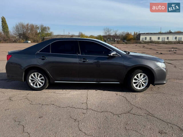 Тойота Камри 2013 в Киеве на Automoto.ua Серый Тойота Камри, объемом двигателя 2.49 л и пробегом 192 тыс. км за 12999 $, фото 4 на Automoto.ua