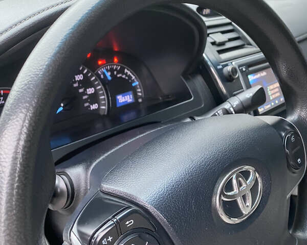 Сірий Тойота Камрі, об'ємом двигуна 2.4 л та пробігом 241 тис. км за 12600 $, фото 17 на Automoto.ua