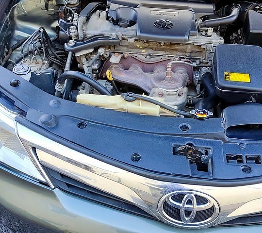 Серый Тойота Камри, объемом двигателя 2.5 л и пробегом 200 тыс. км за 11500 $, фото 7 на Automoto.ua