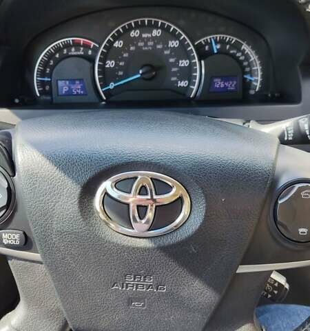 Серый Тойота Камри, объемом двигателя 2.5 л и пробегом 202 тыс. км за 12500 $, фото 20 на Automoto.ua