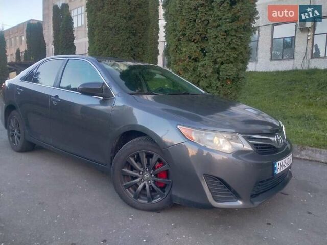 Тойота Камрі 2013 у Хмельницькому на Automoto.ua Сірий Тойота Камрі, об'ємом двигуна 2.5 л та пробігом 137 тис. км за 9900 $, фото 43 на Automoto.ua