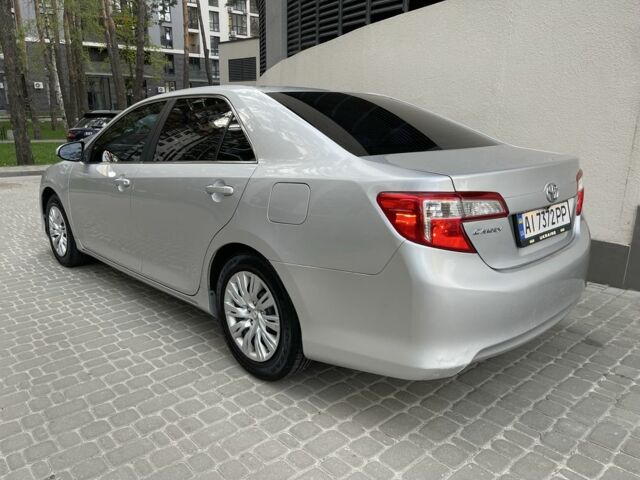 Серый Тойота Камри, объемом двигателя 2.5 л и пробегом 141 тыс. км за 12500 $, фото 1 на Automoto.ua