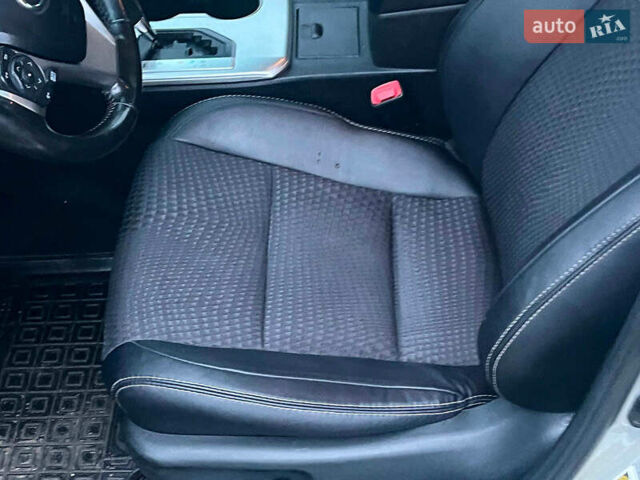 Сірий Тойота Камрі, об'ємом двигуна 2.5 л та пробігом 297 тис. км за 10390 $, фото 27 на Automoto.ua