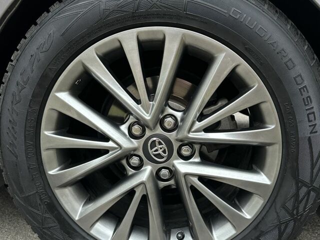 Серый Тойота Камри, объемом двигателя 2.5 л и пробегом 189 тыс. км за 14000 $, фото 7 на Automoto.ua