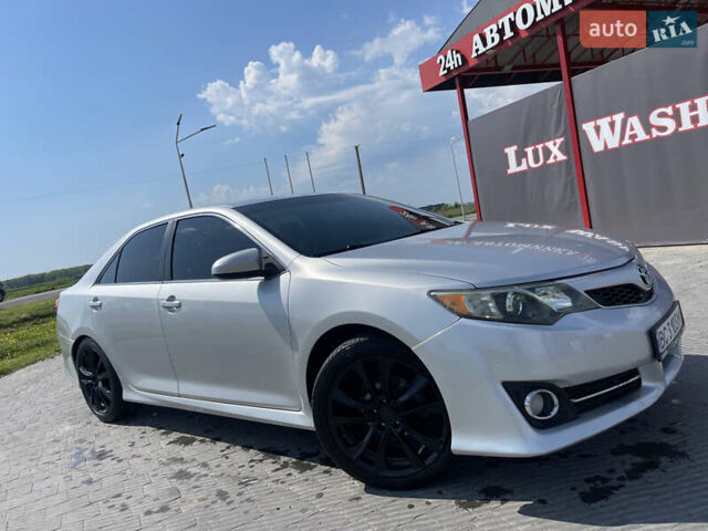 Серый Тойота Камри, объемом двигателя 2.5 л и пробегом 255 тыс. км за 11999 $, фото 5 на Automoto.ua