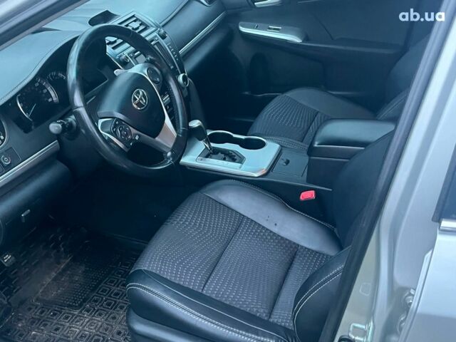 Серый Тойота Камри, объемом двигателя 2.5 л и пробегом 297 тыс. км за 10390 $, фото 24 на Automoto.ua