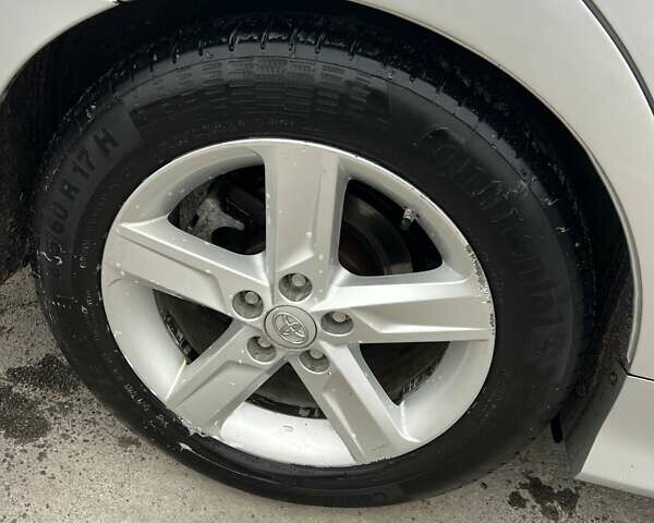 Серый Тойота Камри, объемом двигателя 2.5 л и пробегом 297 тыс. км за 10300 $, фото 6 на Automoto.ua