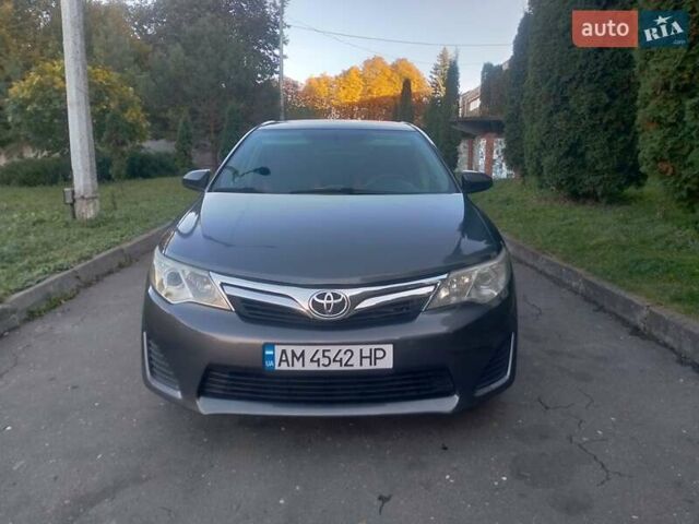 Тойота Камрі 2013 у Хмельницькому на Automoto.ua Сірий Тойота Камрі, об'ємом двигуна 2.5 л та пробігом 137 тис. км за 9900 $, фото 4 на Automoto.ua