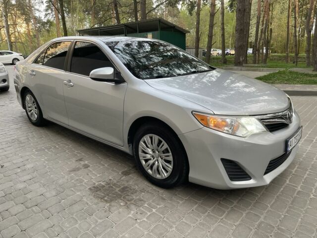 Серый Тойота Камри, объемом двигателя 2.5 л и пробегом 141 тыс. км за 12500 $, фото 3 на Automoto.ua