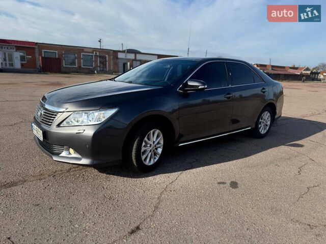 Сірий Тойота Камрі, об'ємом двигуна 2.5 л та пробігом 240 тис. км за 12999 $, фото 11 на Automoto.ua