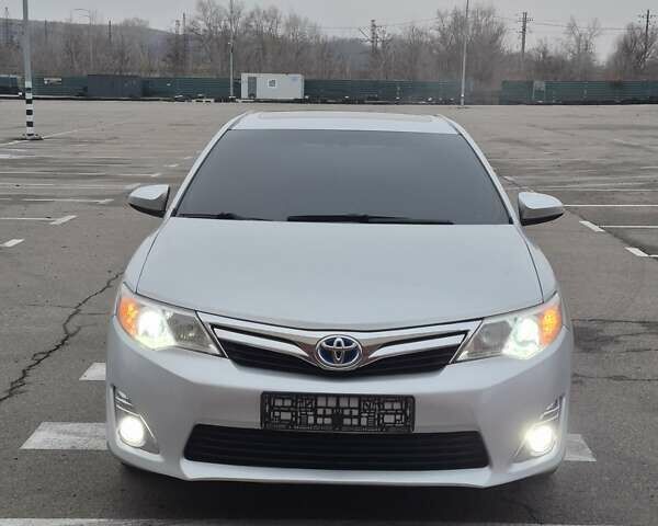 Сірий Тойота Камрі, об'ємом двигуна 2.5 л та пробігом 177 тис. км за 12500 $, фото 2 на Automoto.ua