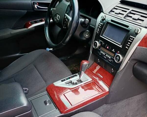 Тойота Камрі 2013 у Умани на Automoto.ua Сірий Тойота Камрі, об'ємом двигуна 2.5 л та пробігом 256 тис. км за 11200 $, фото 9 на Automoto.ua