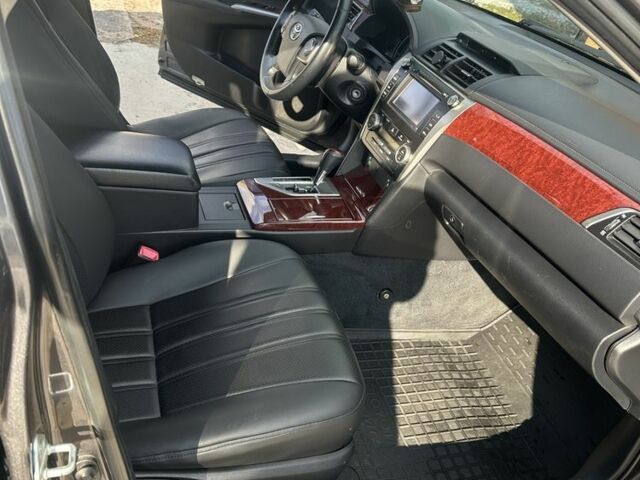 Сірий Тойота Камрі, об'ємом двигуна 2.5 л та пробігом 150 тис. км за 14200 $, фото 7 на Automoto.ua