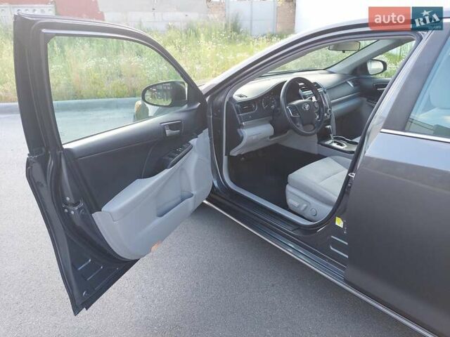 Серый Тойота Камри, объемом двигателя 2.5 л и пробегом 150 тыс. км за 15200 $, фото 7 на Automoto.ua