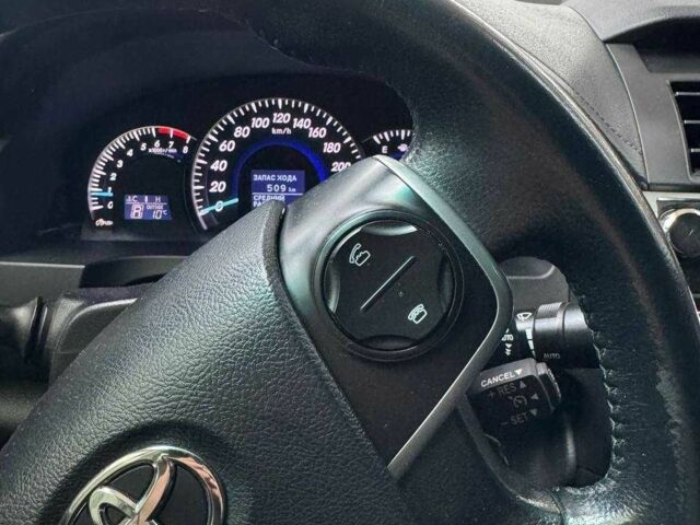 Серый Тойота Камри, объемом двигателя 2.5 л и пробегом 225 тыс. км за 12300 $, фото 10 на Automoto.ua