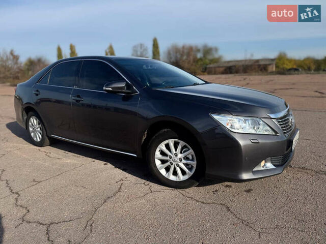 Сірий Тойота Камрі, об'ємом двигуна 2.5 л та пробігом 240 тис. км за 12999 $, фото 3 на Automoto.ua